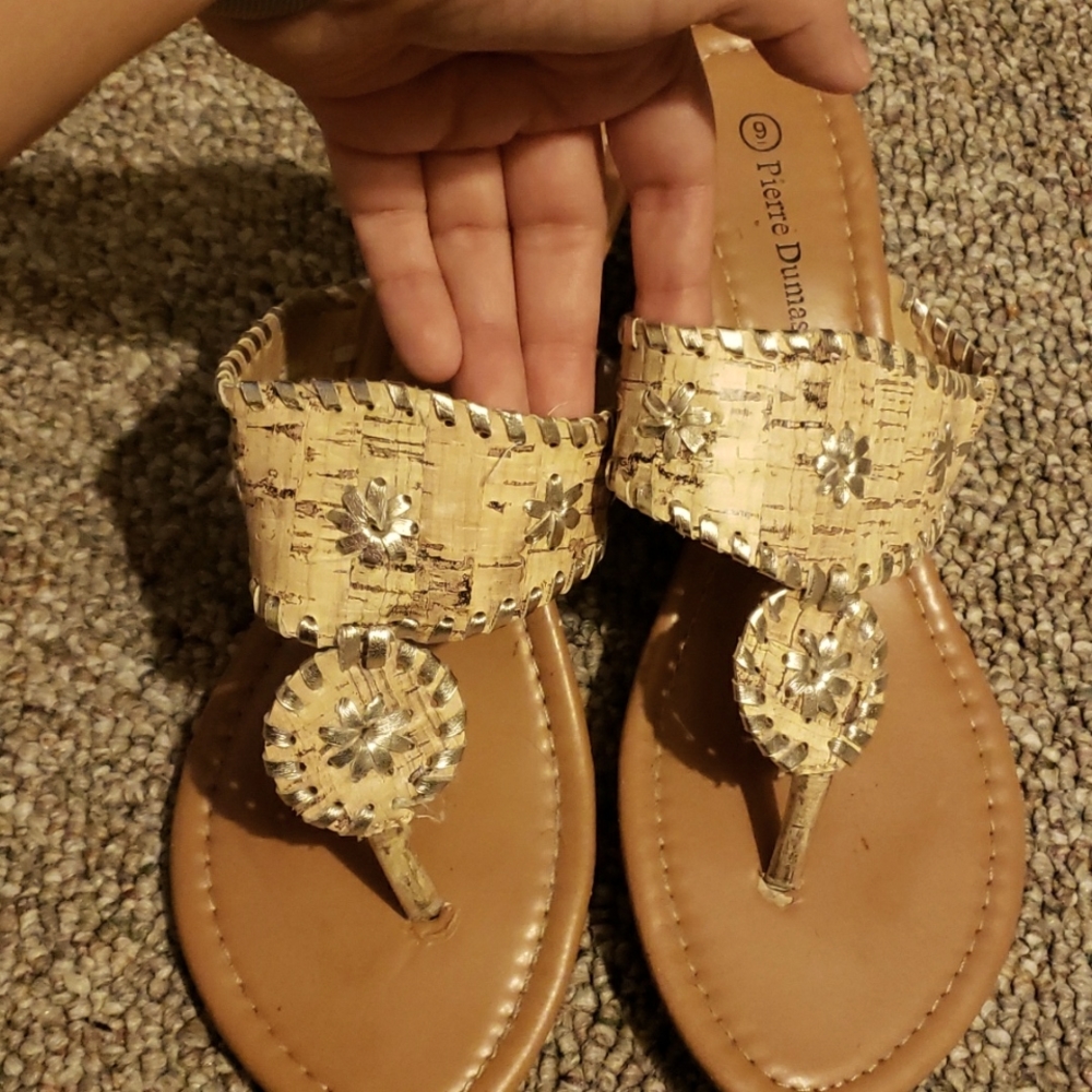 tan sandal, size 9